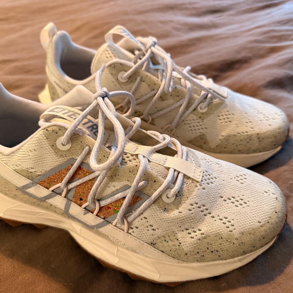 New Balance Women's Dynasoft Tektrel V1 Trail Running Shoe